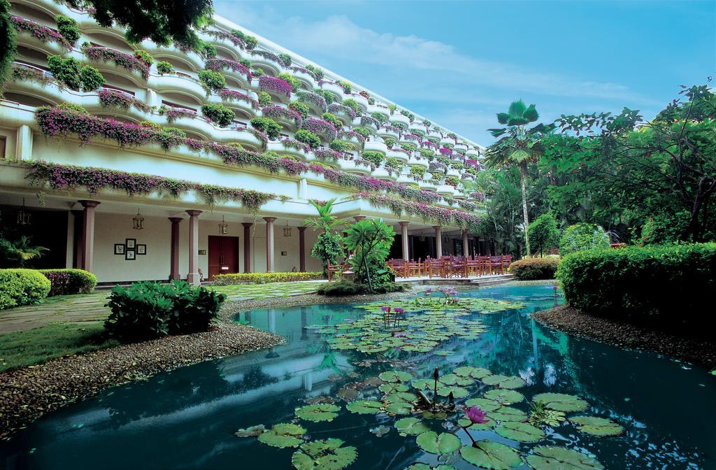 Отель The Oberoi Bengaluru Экстерьер фото